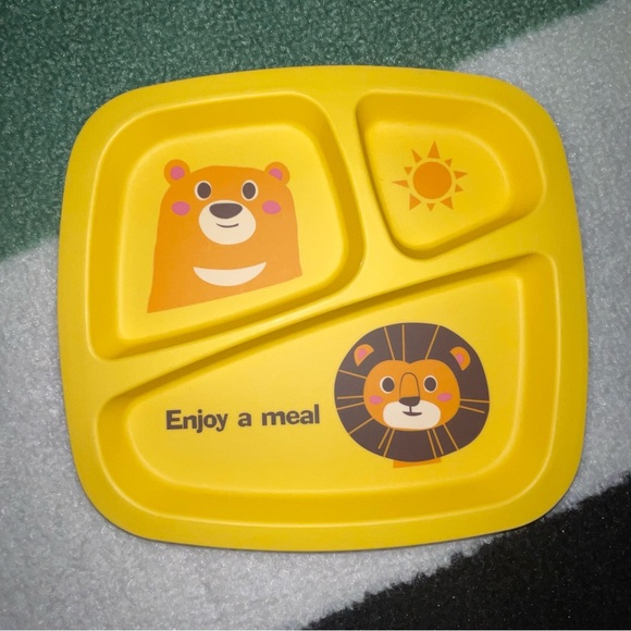 🦁 Daiso Safari Kids Dinnerware/Flatware Set - Picture 4 of 6